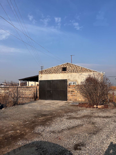 Կոդ AS-2585  Վաճառվում է առանձնատուն