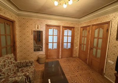 Կոդ BA-6655   Վաճառվում է բնակարան