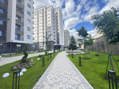 Կոդ BS-8832  Վաճառվում է բնակարան *