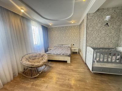 Կոդ AS-4905  Վաճառվում է երկհարկանի առանձնատուն