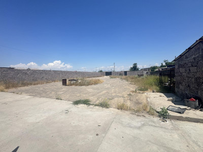 Կոդ HS-3536 Վաճառվում է տնամերձ հող