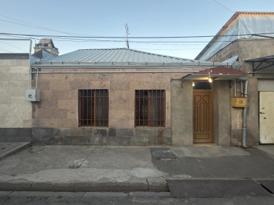 Կոդ AA-7739 Վաճառվում է առանձնատուն