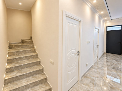 Կոդ AA-7887 Վաճառվում է առանձնատուն