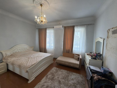 Կոդ AA-8083 Վաճառվում է առանձնատուն
